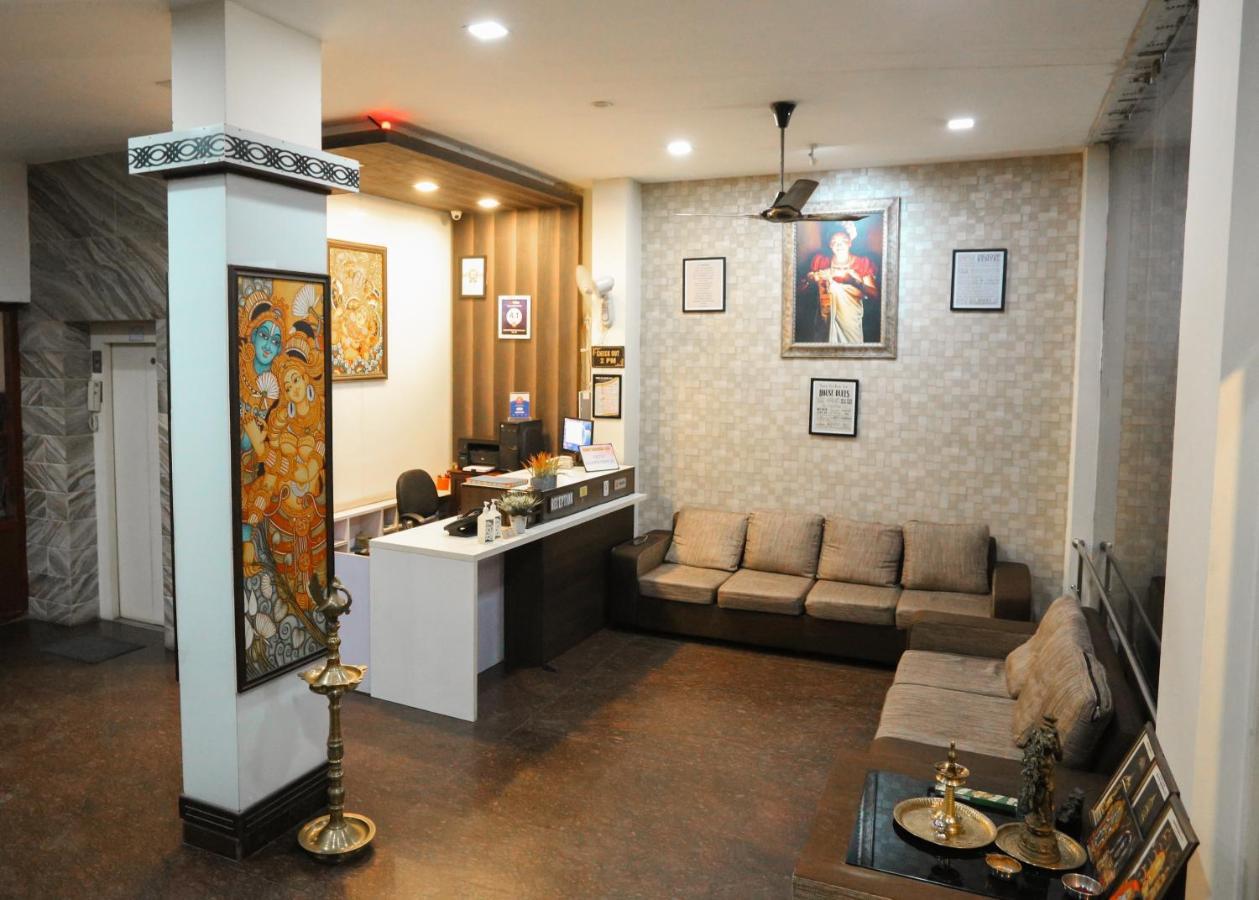 Hare Krishna Inn Guruvāyūr Exterior foto